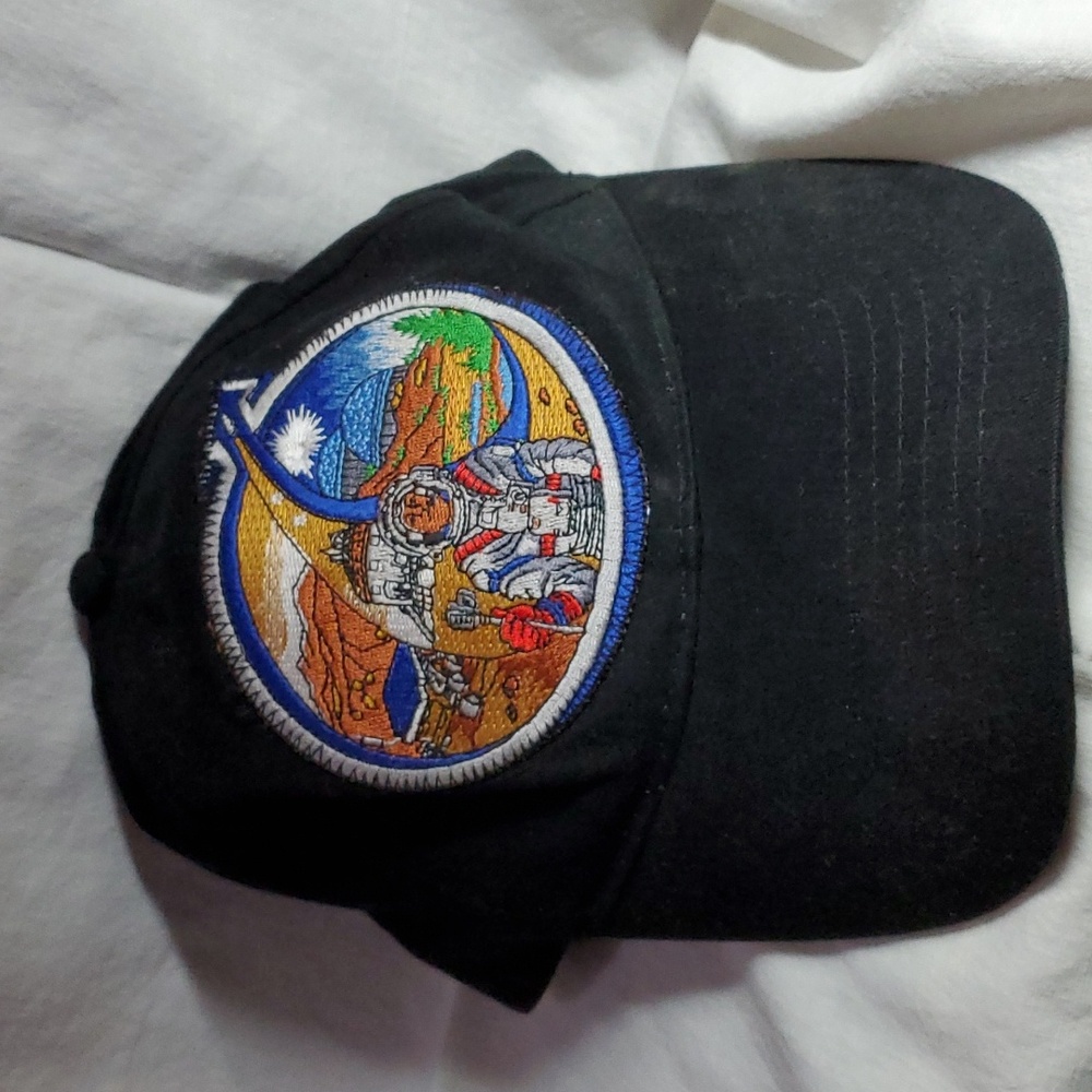 Mars/moon landing hat
